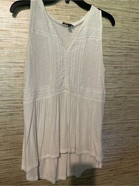 Cupio White Sleeveless Crochet-Trim Tunic Top